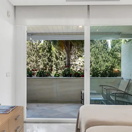 Apartment About Marina Mariola